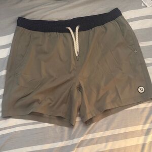 Vuori Kore Shorts khaki with Black Waistband 5in, lined